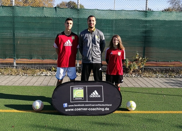 (Omar Ben Guirat (Mitte), Nicole Connert (rechts), zusammen mit Mokammed Bekaj (U19 TSV 1860))